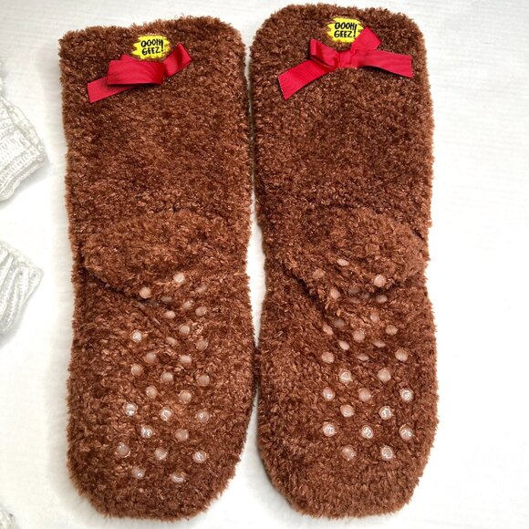 2 Pairs of Slipper Socks Brown Bear with Bows White Cable Knit Sherpa Faux Fur - Picture 4 of 13